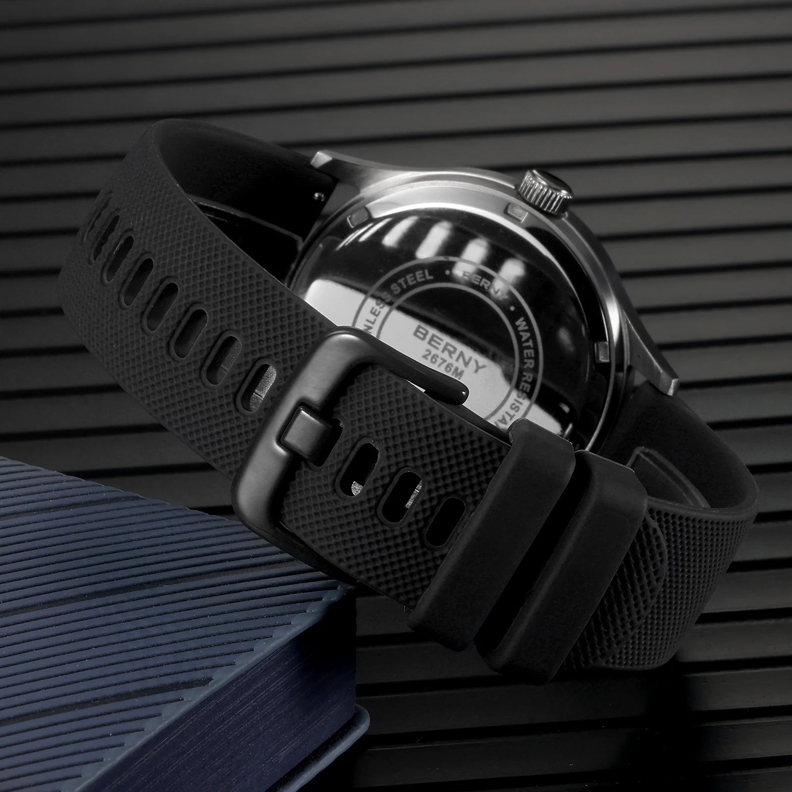 Men’s Quartz Watch with Luminous Hands Week Date Silicone Strap Water Resistant