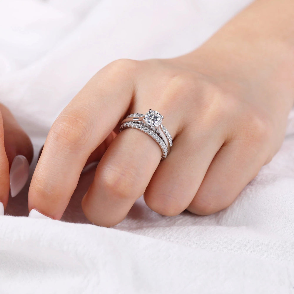 Sterling Silver Moissanite Solitaire Engagement Ring 1CT Round Cut Diamond Wedding Jewelry