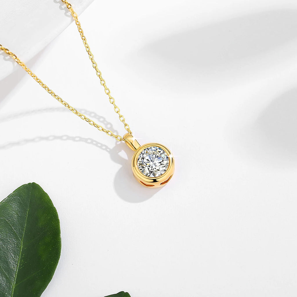 Szjinao Radiant Round-Cut Moissanite & Pearl Pendant Necklace – 18K Gold Women’s Jewelry
