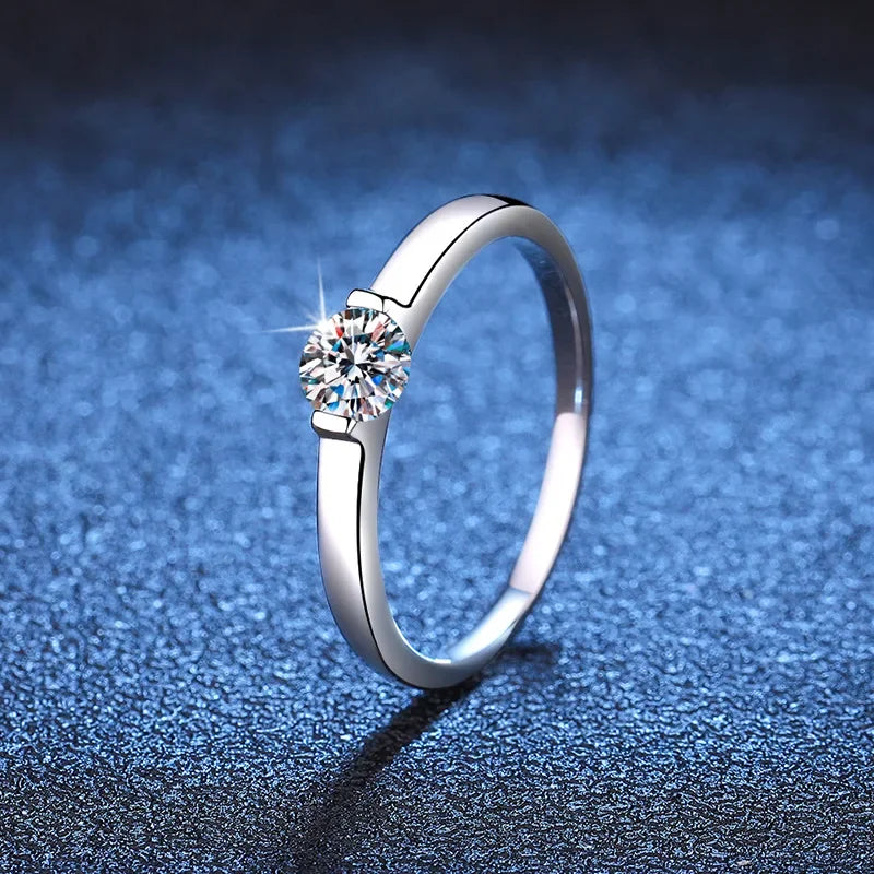 PT950 Solid Platinum Moissanite & Diamond Proposal Ring – 0.5ct Center Stone